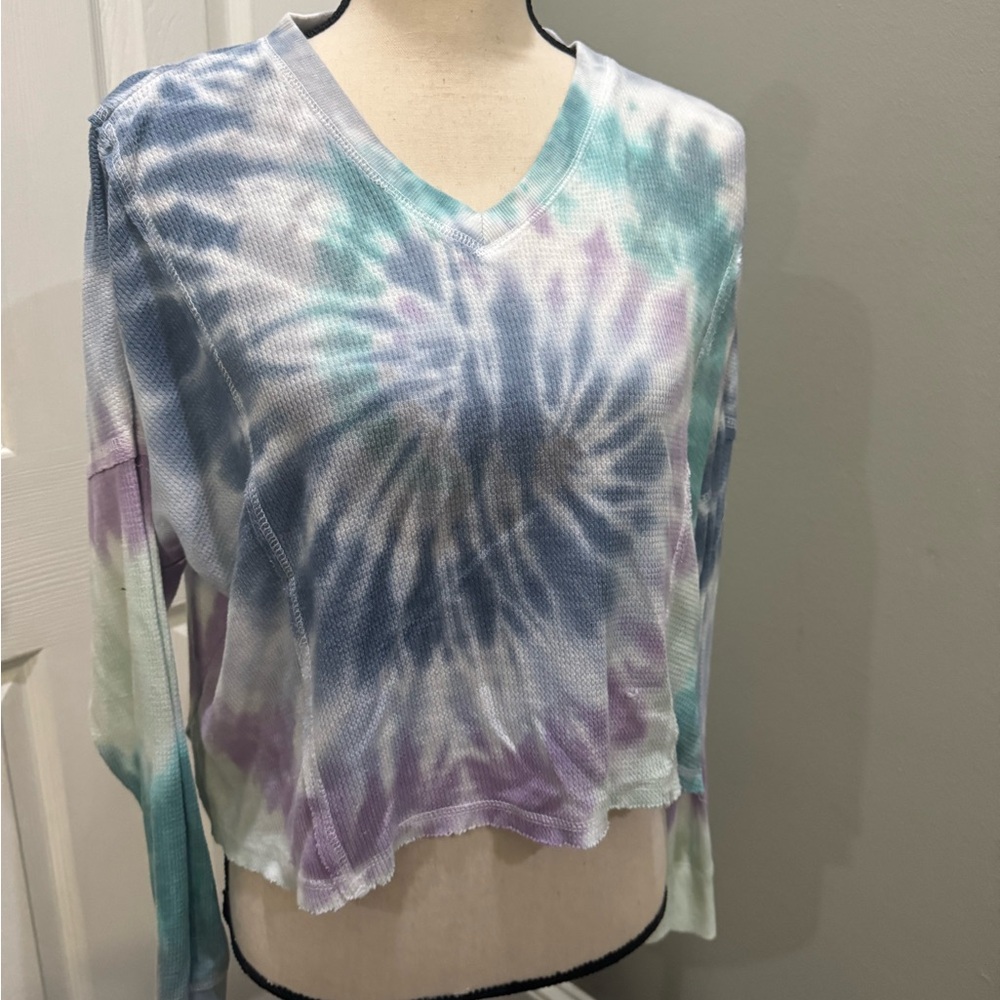 Tie-Dye V-Neck Long Sleeve Top